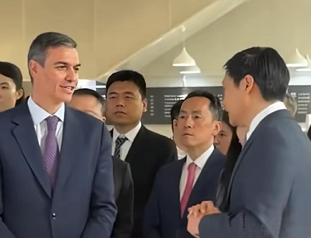 你们发现没？凡是来中国访问的外国首脑一个个都愿意主动探访实力过硬的中国科