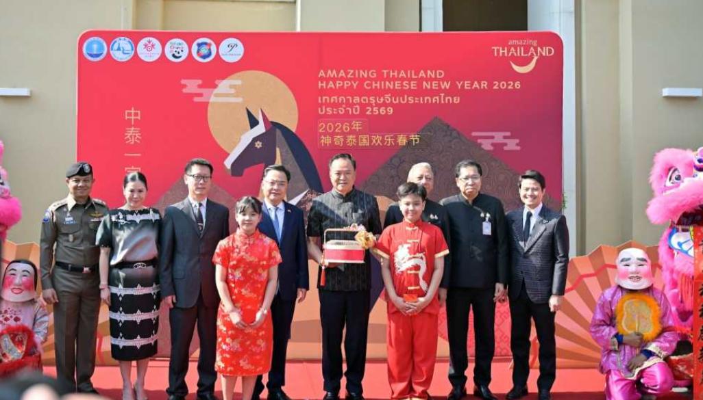 感觉泰国已经悄然成为一个“华人国家”了。表面上看，泰国华人只占总人口的14%