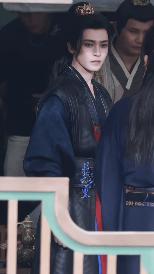 听泉鉴宝去雀骨客串了，真的是本人，怎么感觉他这么像辛云来[捂脸哭]​​​