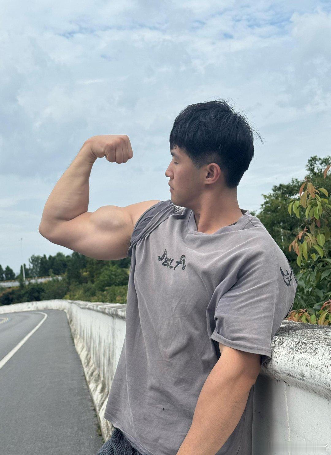 肌肉体育生谁都超级喜欢体育生