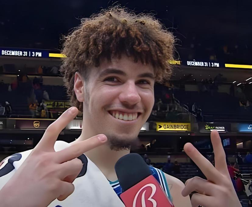 这都不禁赛？联盟为了收视率真的是脸都不要了。昨天三球拉拽阿德巴约，导致后者受伤