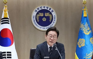 韩国拒绝参加中国阅兵，李在明看美国脸色，韩国给出两大理由，据韩国媒体爆料，在是否