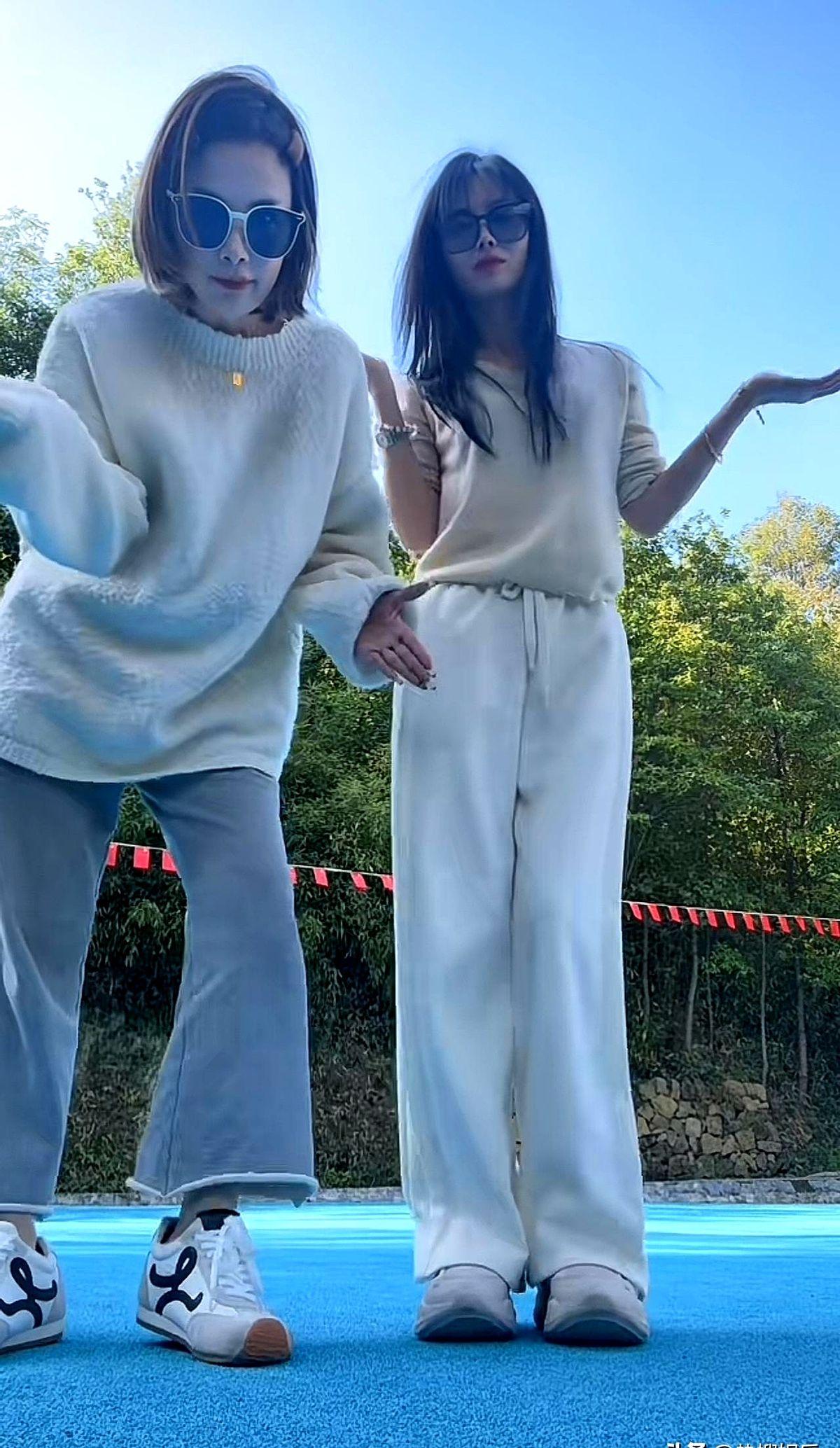 她肯定是会敏感的。瑾汐从小被送养，成年后才和亲生父母、姐姐相认。最近她总在社交平