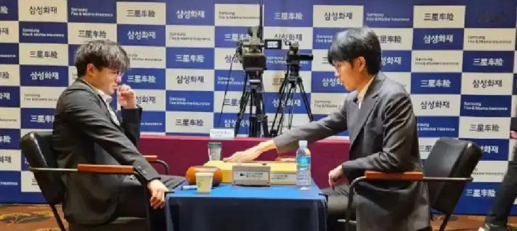 申真谞的时代，正在被两位中国00后棋手强行关机。不是“挑战”，是绞杀。丁浩