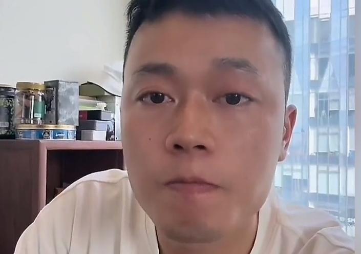 可孩子把生日愿望改成“希望爸爸妈妈别再吵架”了。这话从一个几岁小孩嘴里说出来，