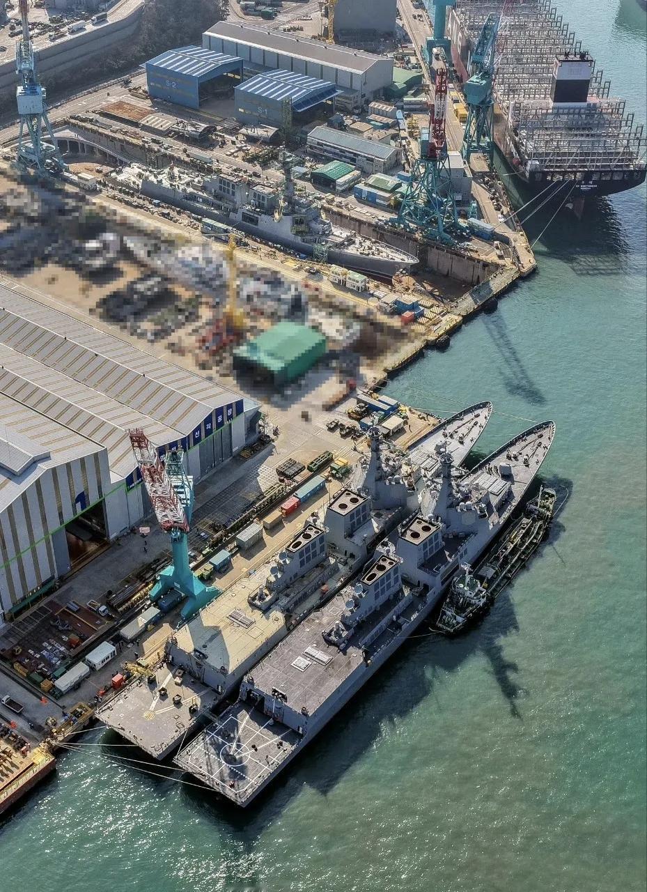 2月26日，据韩国媒体报道，韩国第二代“宙斯盾”导弹驱逐舰3艘开始舾装了，预示着