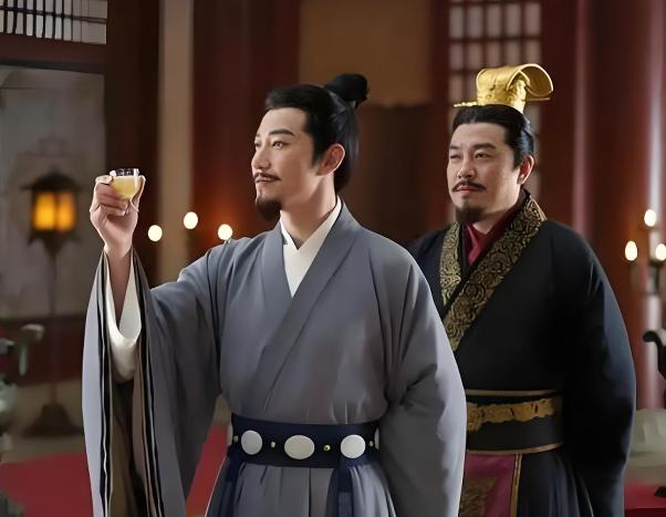 文宣帝高洋喝醉酒，大臣赵道德二话不说，当即拿着棍子打他。高洋赶紧夺路而逃，赵道德