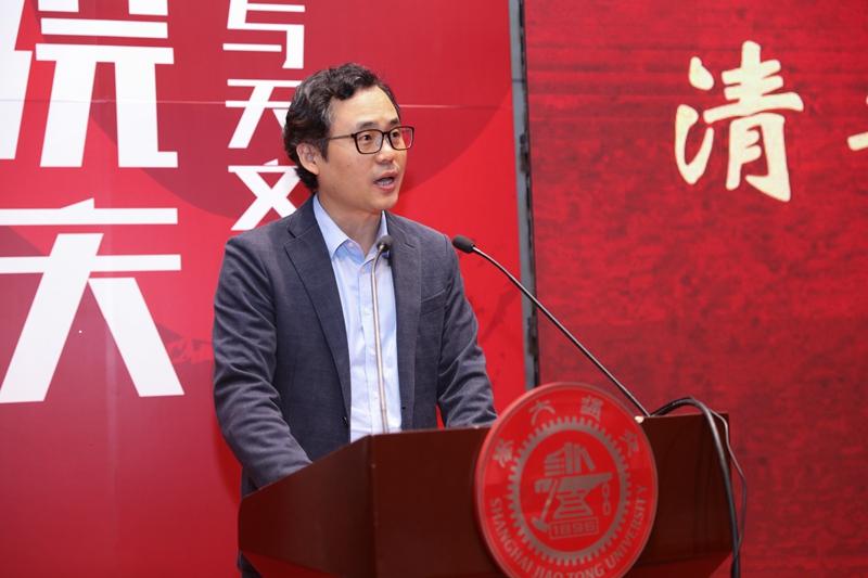 清华大学目前共有7位副校长，阵容十分豪华。而在一众校领导中，王亚愚教授的履历堪称