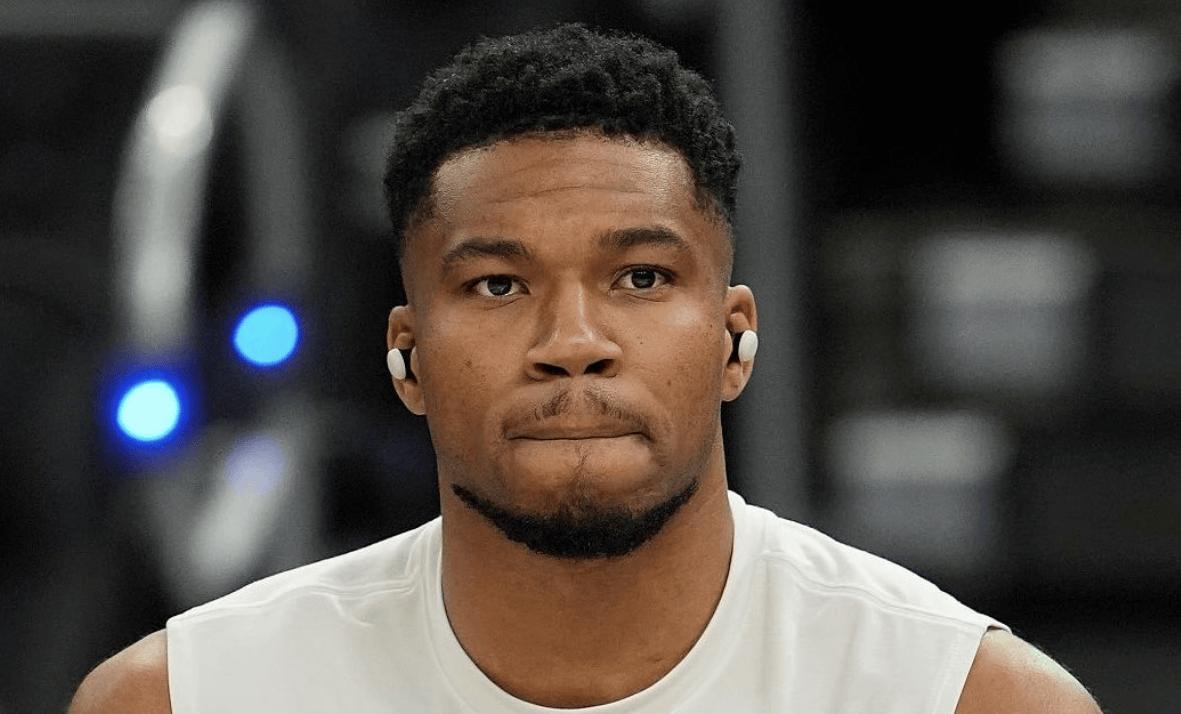 字母哥带领的雄鹿队不敌火箭，虽然他砍下了37分，但依然无力回天，本场比赛，字母哥