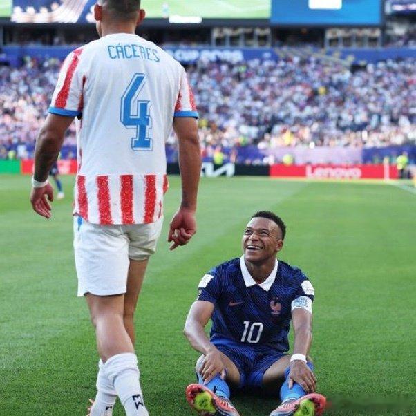 姆巴佩说踢得脏我们也会姆巴佩回应巴拉圭踢球脏法国1-0战胜巴拉圭，姆巴佩赛后谈到