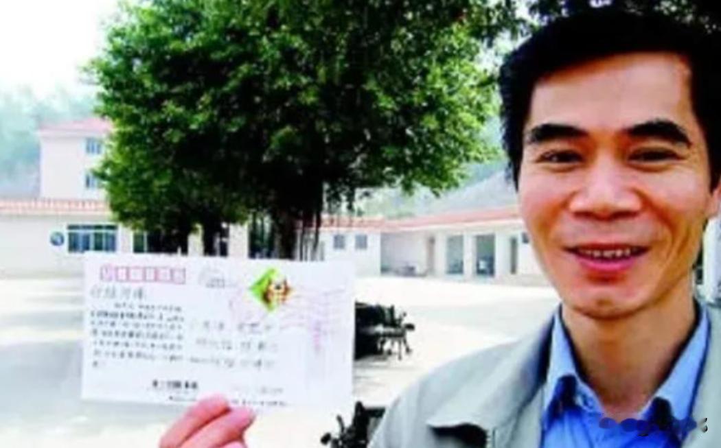 1995年，一具散发着恶臭的女尸体运到东莞市殡仪馆，负责火葬的何亚胜路过火化车间