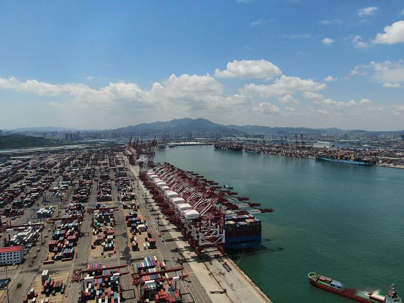 根据山东省官方发布的信息，继广东省和江苏省之后，山东省预计将成为中国第三个、也是