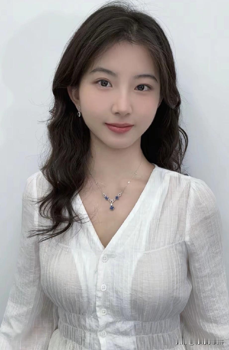 温柔甜美的白衬衫穿搭，清新自然，百搭时尚！