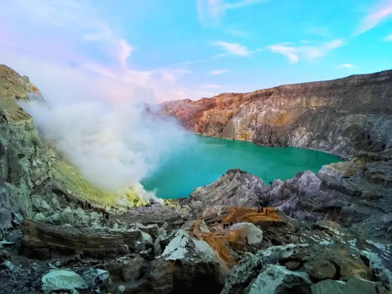 印尼作死镍矿坑中企近200亿美元怎么办？有网友提出炸设备，这是情绪发泄，不是战