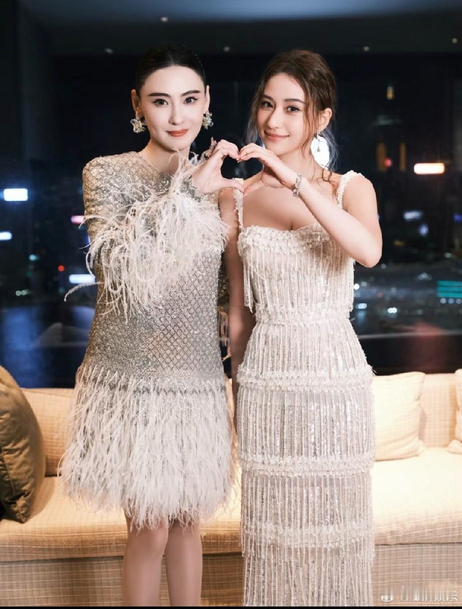张柏芝和任何人合影都没输过，但却在赌王千金何超莲面前输了骨相，虽然何超莲不漂亮，但是她棱角分明的五官