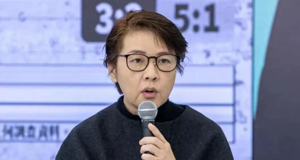 黄珊珊再引争议，为何与绿共同施压林国成向赖XⅩ公开道歉？大罢免投票日临近，黄珊珊