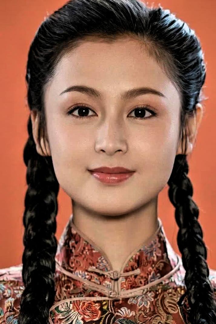 翻完旧照才懂，陈红年轻时有多碾压说句不怕被杠的，翻遍整个华语圈，能跟巅峰林青霞