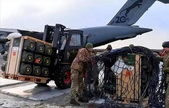 别再骂中国“怂”了！美国对台军售步步紧逼，我们不向胡塞卖武器，不是不敢，是看