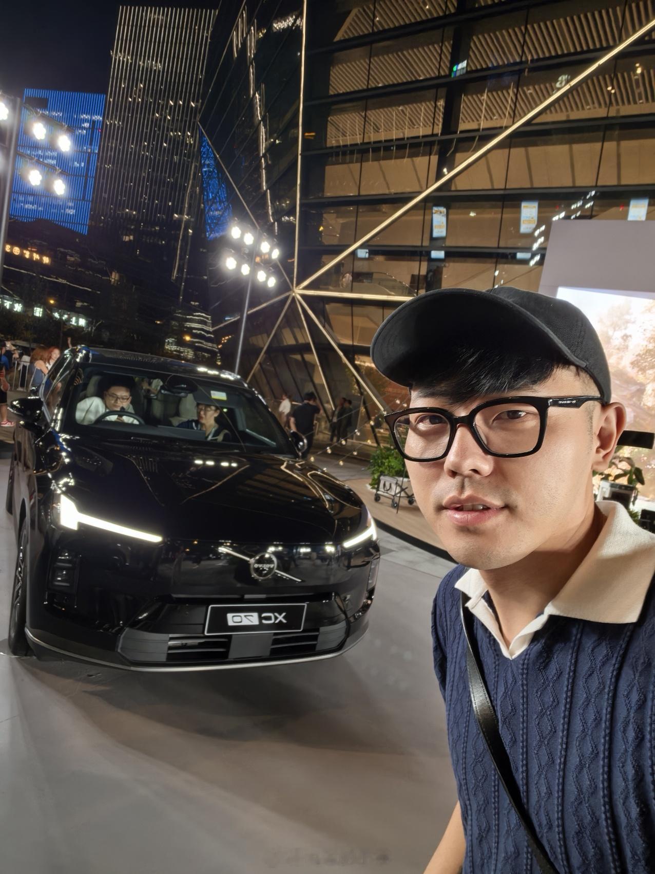 来沃尔沃全新XC70上市发布会了，售价26.99万起，颜值在线，配置给力，当然还