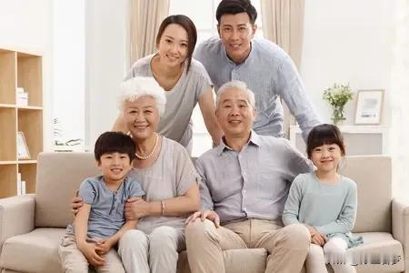 这个问题很好回答，首先我们要明白什么是信仰。信仰不是宗教，而是人面临死亡时的终