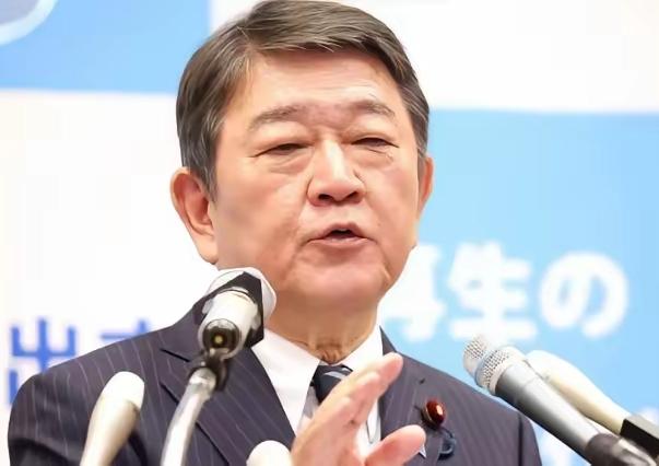 日本外务大臣茂木敏冲警告中国：中国再拿历史牌施压日本，什么问题都解决不了！