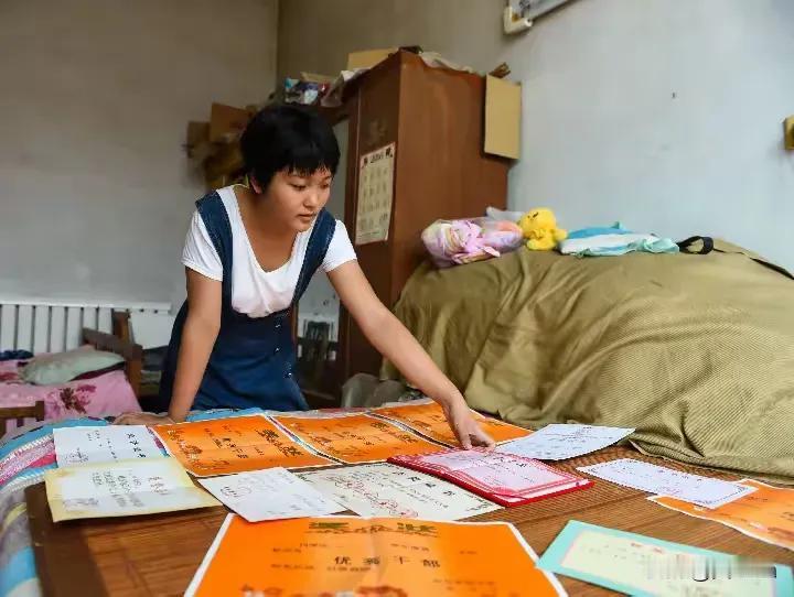 2018年，河北衡水一女孩高考707分，被北京大学录取，谁料，大二时，她竟然选择