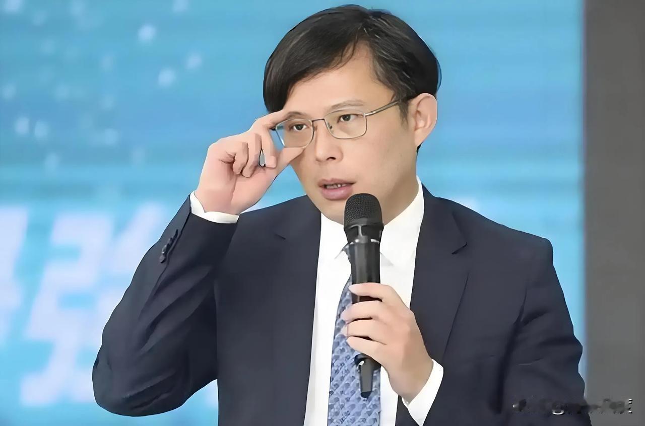 黄国昌儿子美国籍与赖清德“美国人阿公”性质大不同。一个是穷学留美生子，一个是权贵