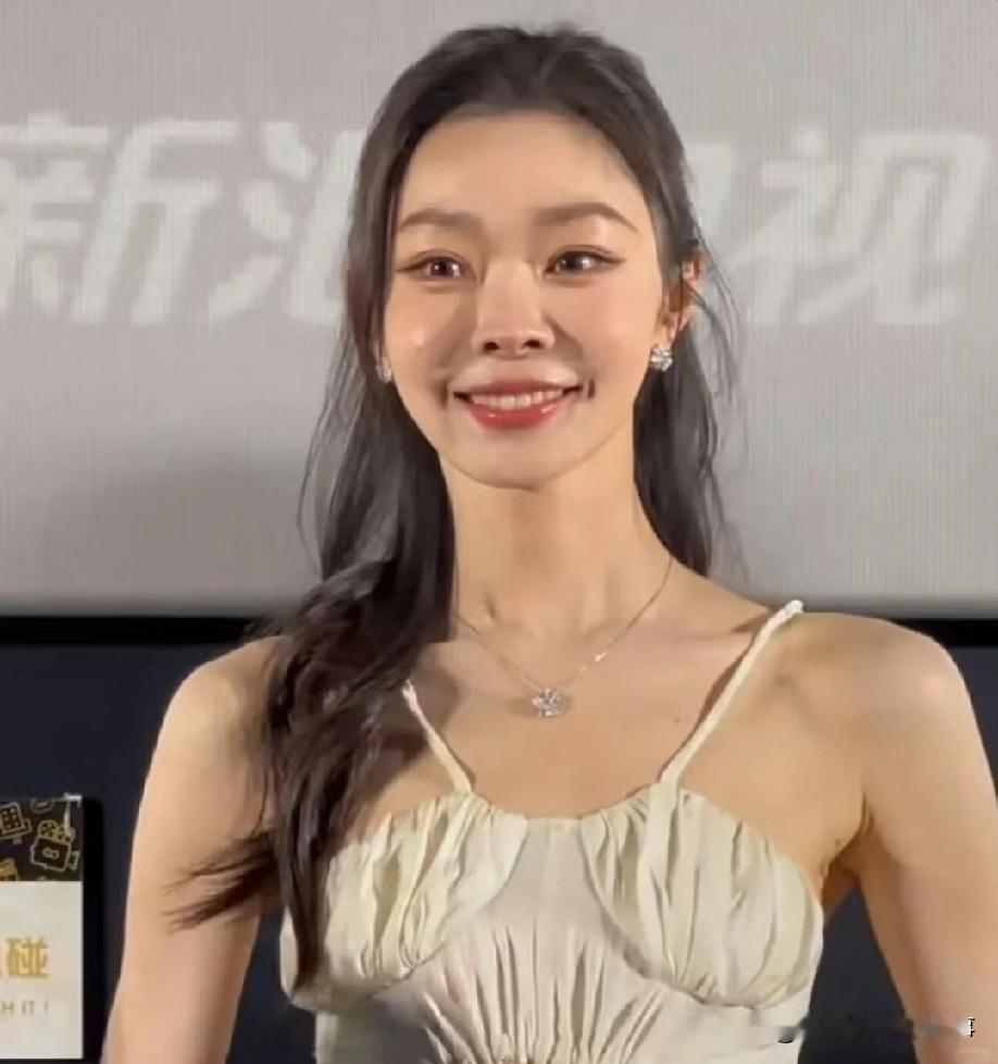 网友评宋轶，怎么莫名和说易梦玲的感觉有点像？有人直接开怼：“你管这叫美？”