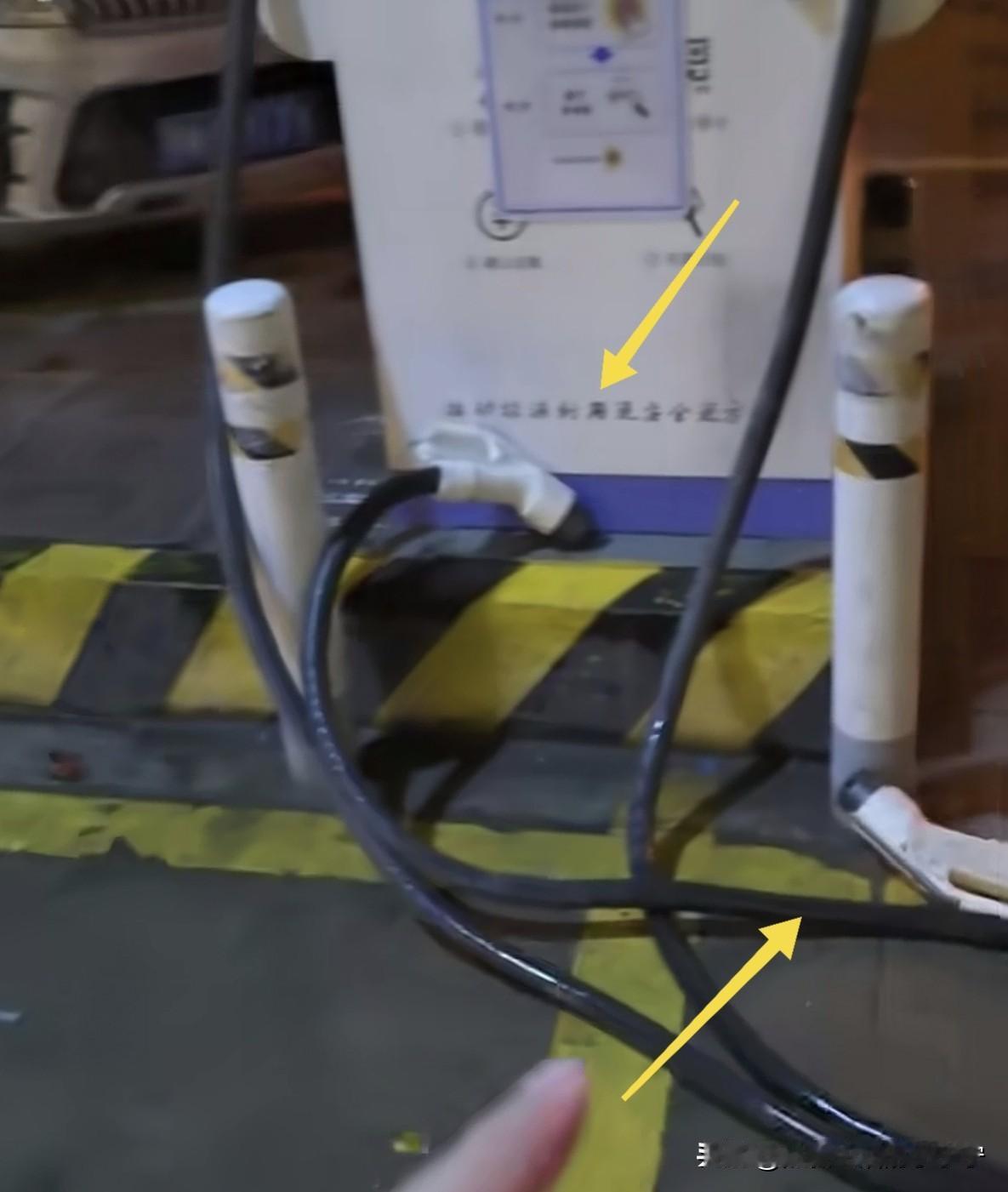 请不要用“素质”这么高雅的词语来约束国人，至少90%的人是不吃这一套的。