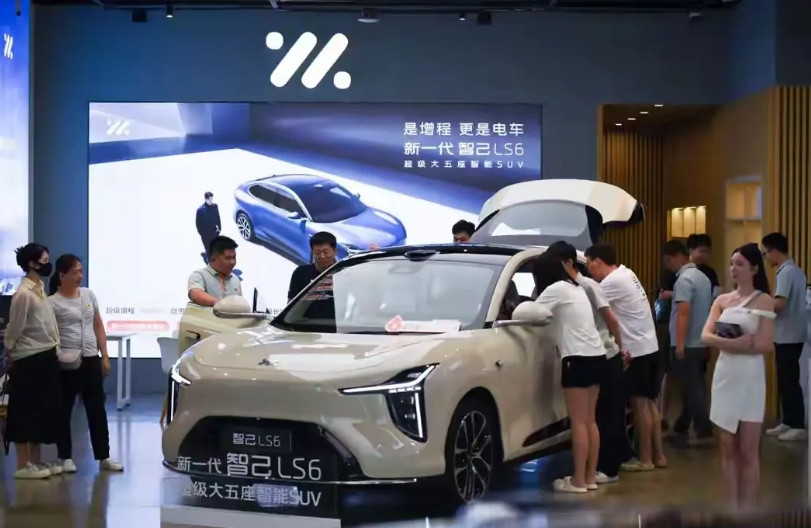 蔚来8月交付31305台，这个成绩可真不错呀。9月10日上汽集团的新一代智己LS
