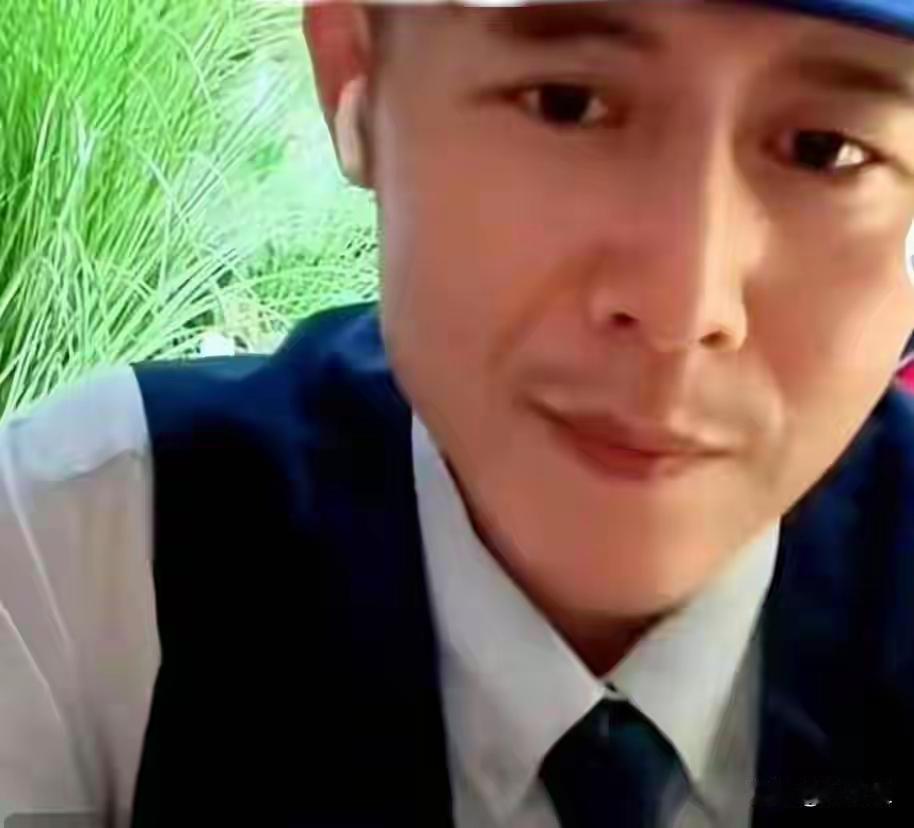 一个36岁的医学博士，在某三甲医院工作6年担任主治医师，他医学知识丰富，并且是热