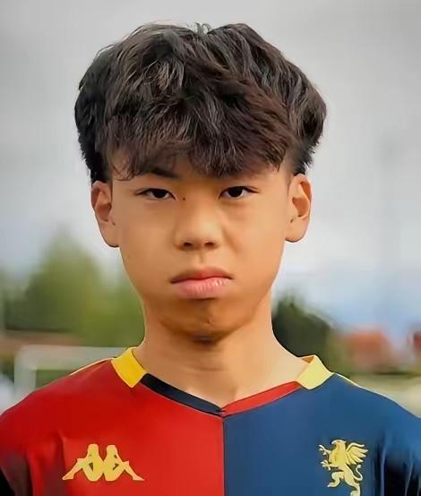 抢人大战爆发！意大利足协为了抢走这位中国少年，竟把电话直接打到了家里，亲口承诺：