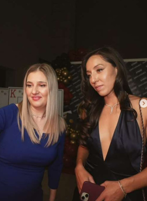 佩古拉晒出和狗狗合影网坛风云