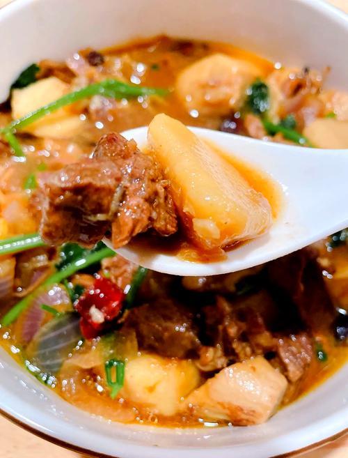湖南株洲寻味美食，这家家常菜好好吃！富景园9栋口味菜美食推荐：1、芋头牛蛙