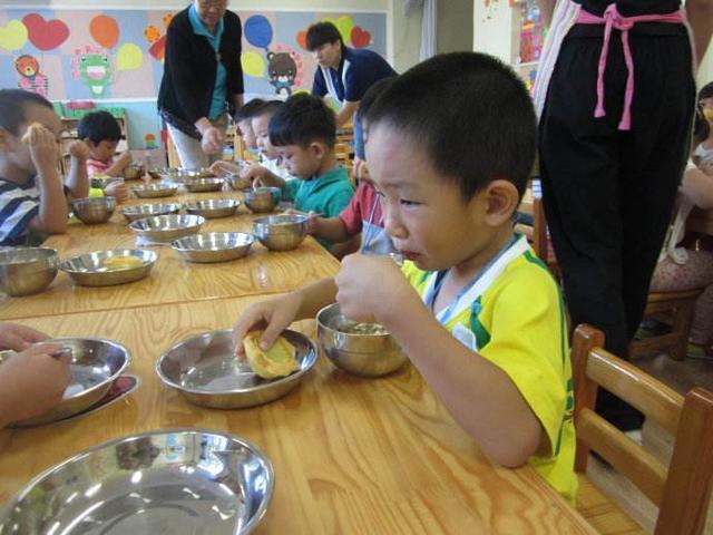 孩子被幼儿园劝退, 了解真实原因后妈妈崩溃, 都是孩子爷爷害的