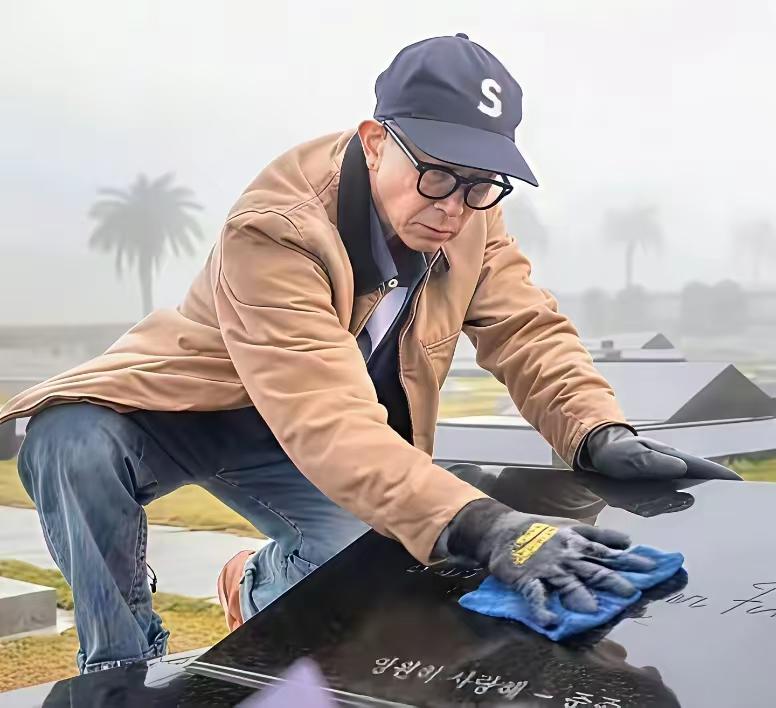 老具又瘦了，一年时间怎么瘦成这样了？难道真是我们误解他了，说明他感受到了一个真正