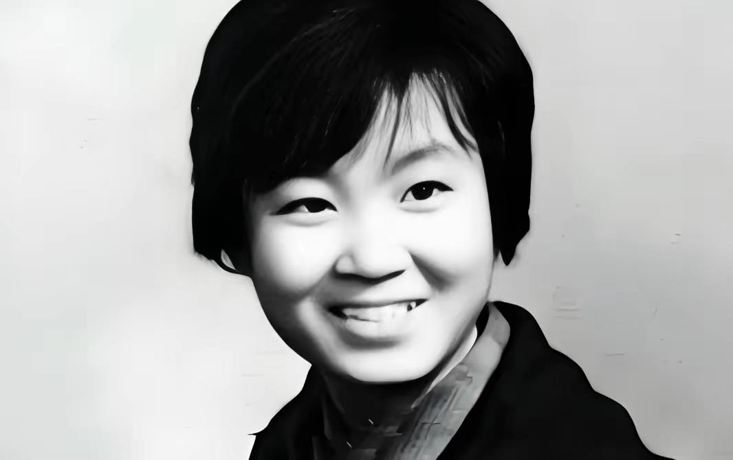 1974年4月2日夜，云南西双版纳东风农场，一场暴雨即将降临。21岁的上海