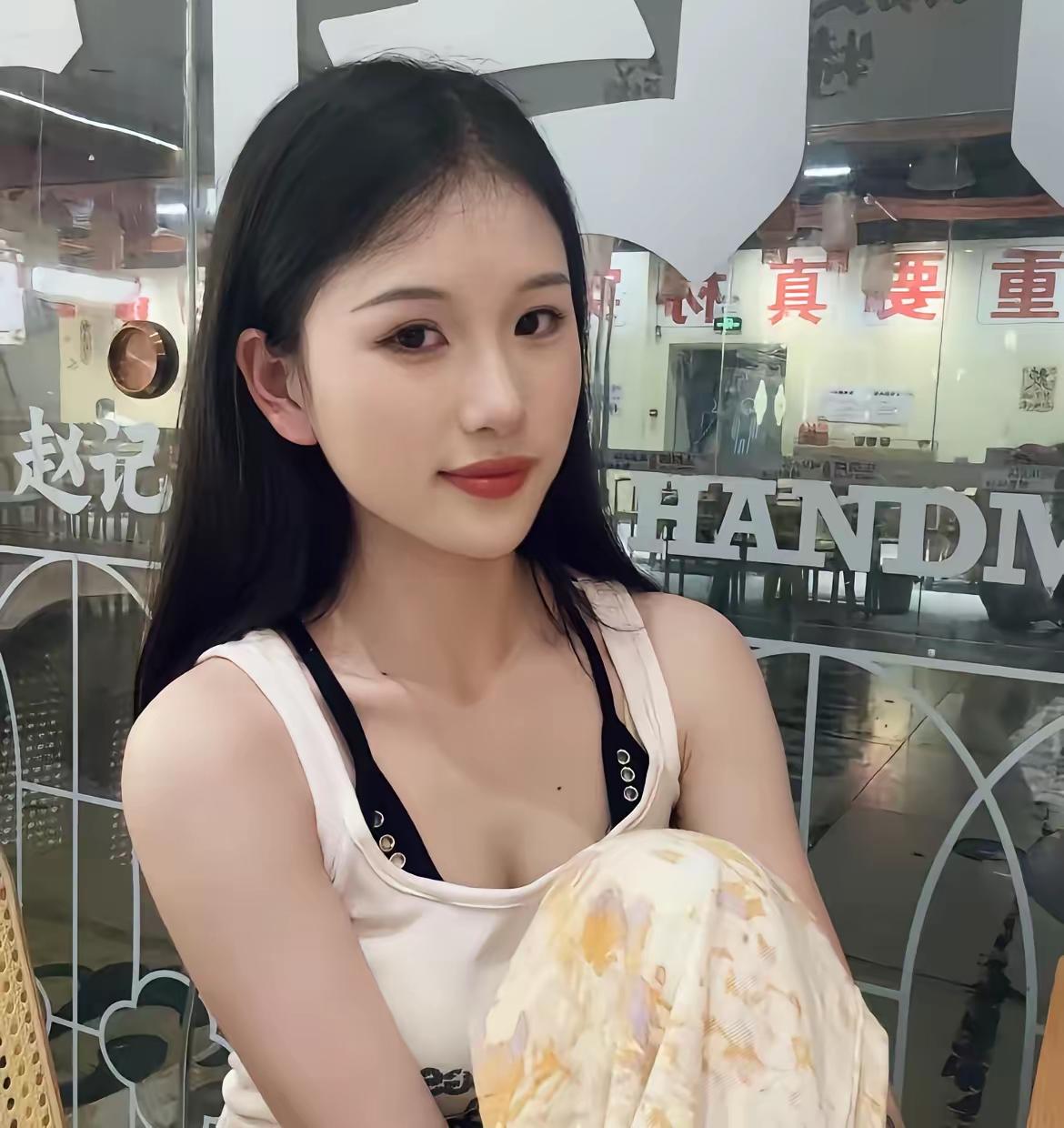 花季少女骤然离去，真的看得人心头沉甸甸的。湖南邵阳19岁女孩胡婷玉在广东