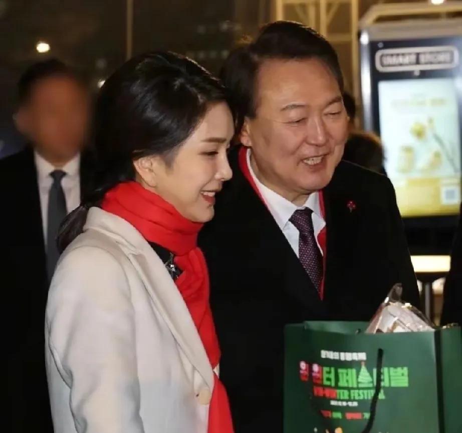 事实证明，尹锡悦的结局只掌握在李在明手中，李在明想让他死，那尹锡悦能活着的概率几