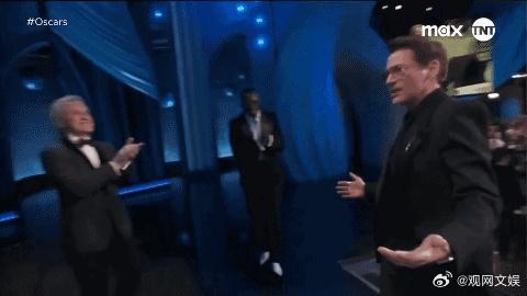 【又来，奥斯卡再现歧视亚裔争议】奥斯卡打断亚裔获奖感言被批双标没什么水花的第98