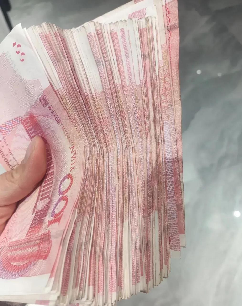 不要把存款交给任何人保管！父母不行，孩子也不行。理由很简单，我们无法用良