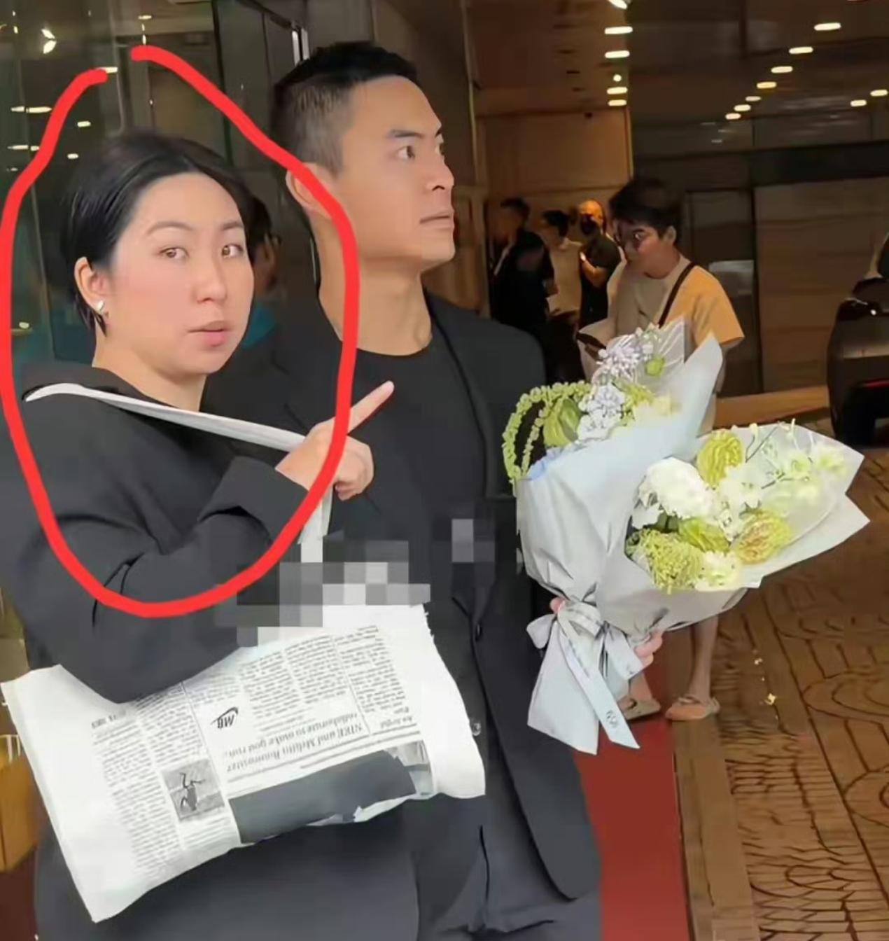 原来她是林青霞女儿，长相一般，没有遗传到母亲的盛世容颜，很低调，网传在香港上班月