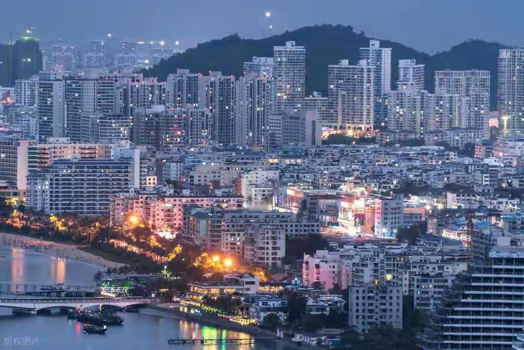 退休第三天，我去了云台山。七十多公里路，我等了四十多年。十几岁刚工作那会儿就