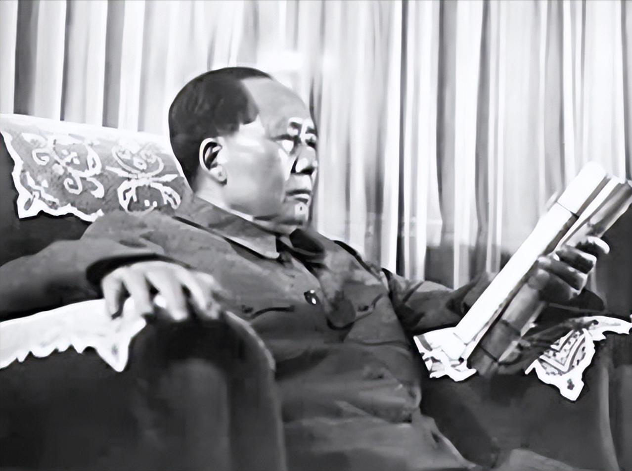 毛主席在军事上的5大疑问： 1.从不去前线，为何比前线将领更熟悉战场？ 