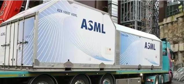 ASML和美国天都塌了，台积电都忍不住开始骂娘！实际让西方和欧美国家没有想到的并