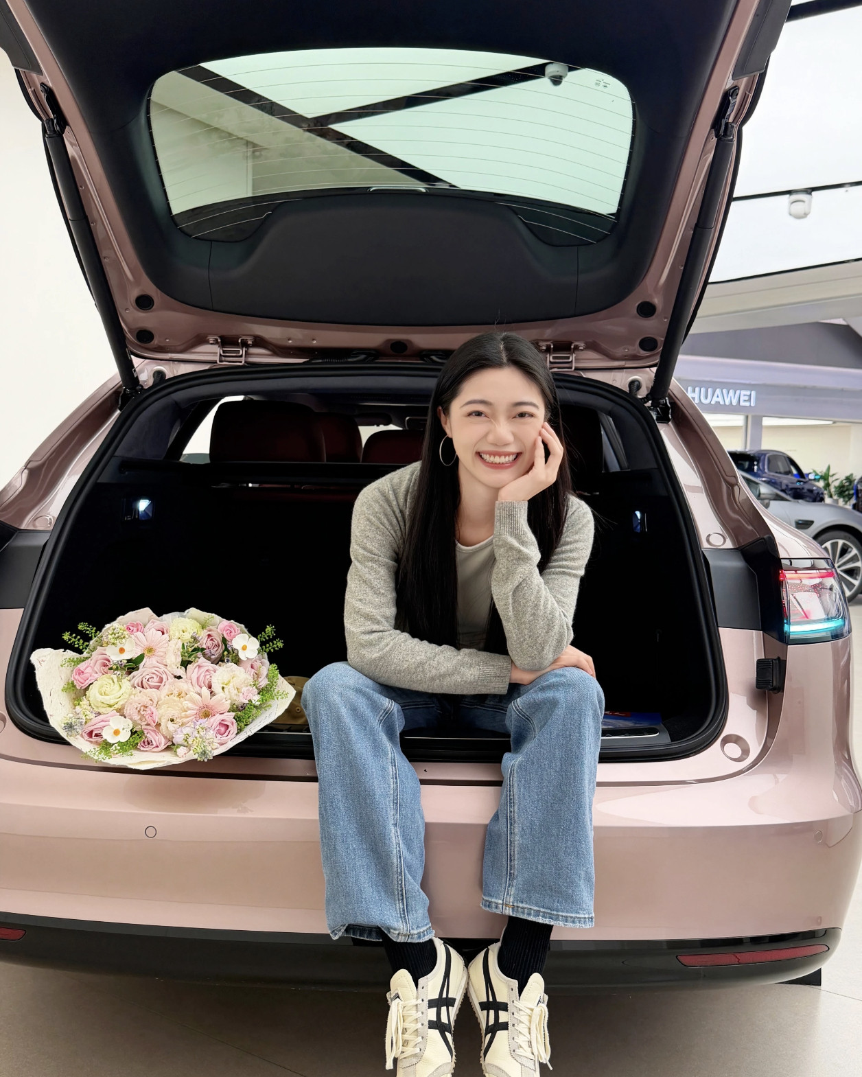 星玫粉的享界S9T开始交付了？我看到大量896线激光雷达版的定单，但都等着交付呢