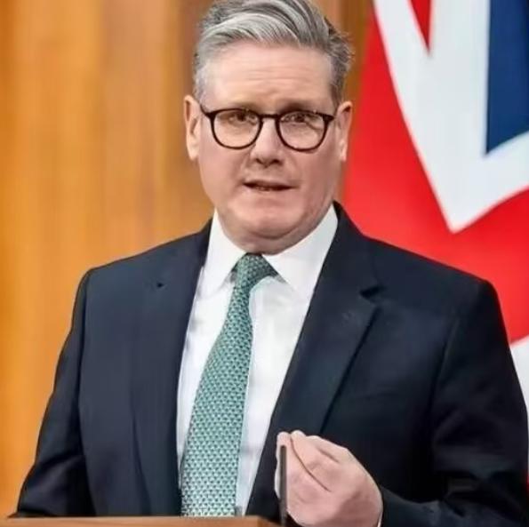 英国传来消息！2026年3月30日，英国首相斯塔默宣布，他要在周一和壳牌、英