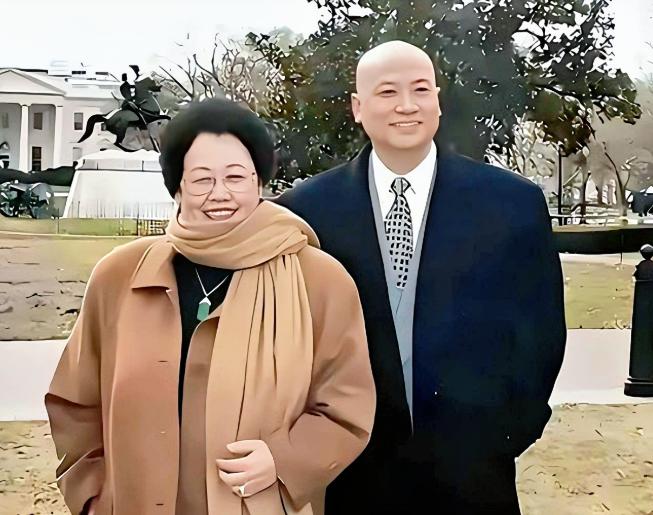 那个和现实中的“唐僧”当了36年夫妻的女人走了，她曾遭到无数女人的羡慕。据悉，陈