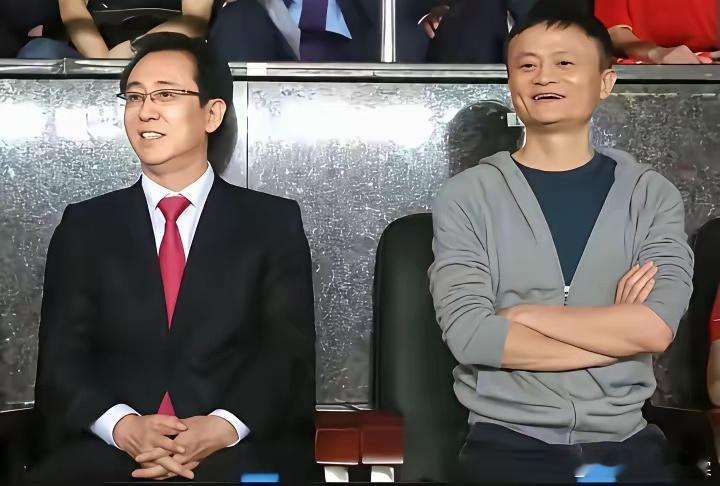 许家印最风光的时候，他身边的明星们。