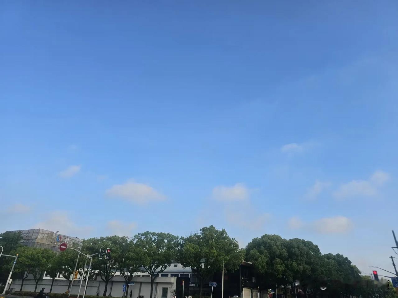 有些人虽然走了，可是他的遗产还在我最近看秦始皇相关的内容，发现了一个普通人